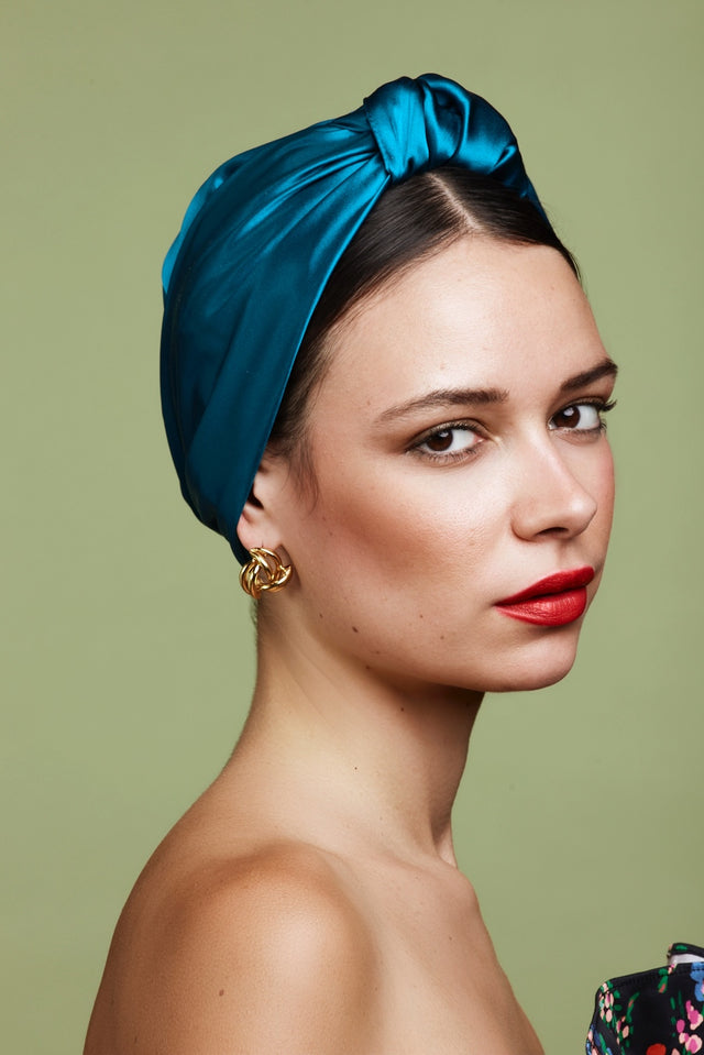 Turban parisienne en soie bleu canard – élégant et raffiné