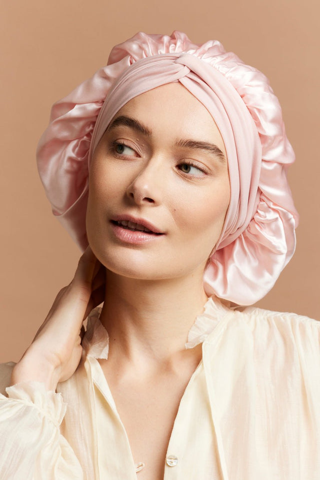 Bonnet de nuit en soie - BONNET DE NUIT EN SOIE ROSE TENDRE - Indira de paris