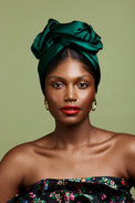 Turban africaine en soie émeraude – vue de trois quarts