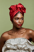 Turban africaine en soie rubis – vue de trois quarts