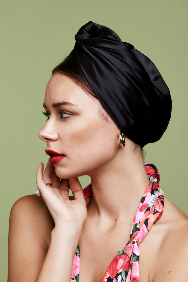 Turban cubaine en soie noire – vue de face