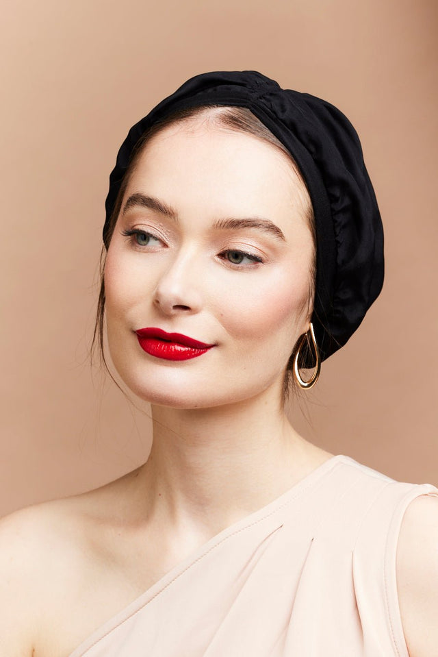 Sous bonnet en soie - BONNET SOUS TURBAN EN SOIE NOIR - Indira de paris