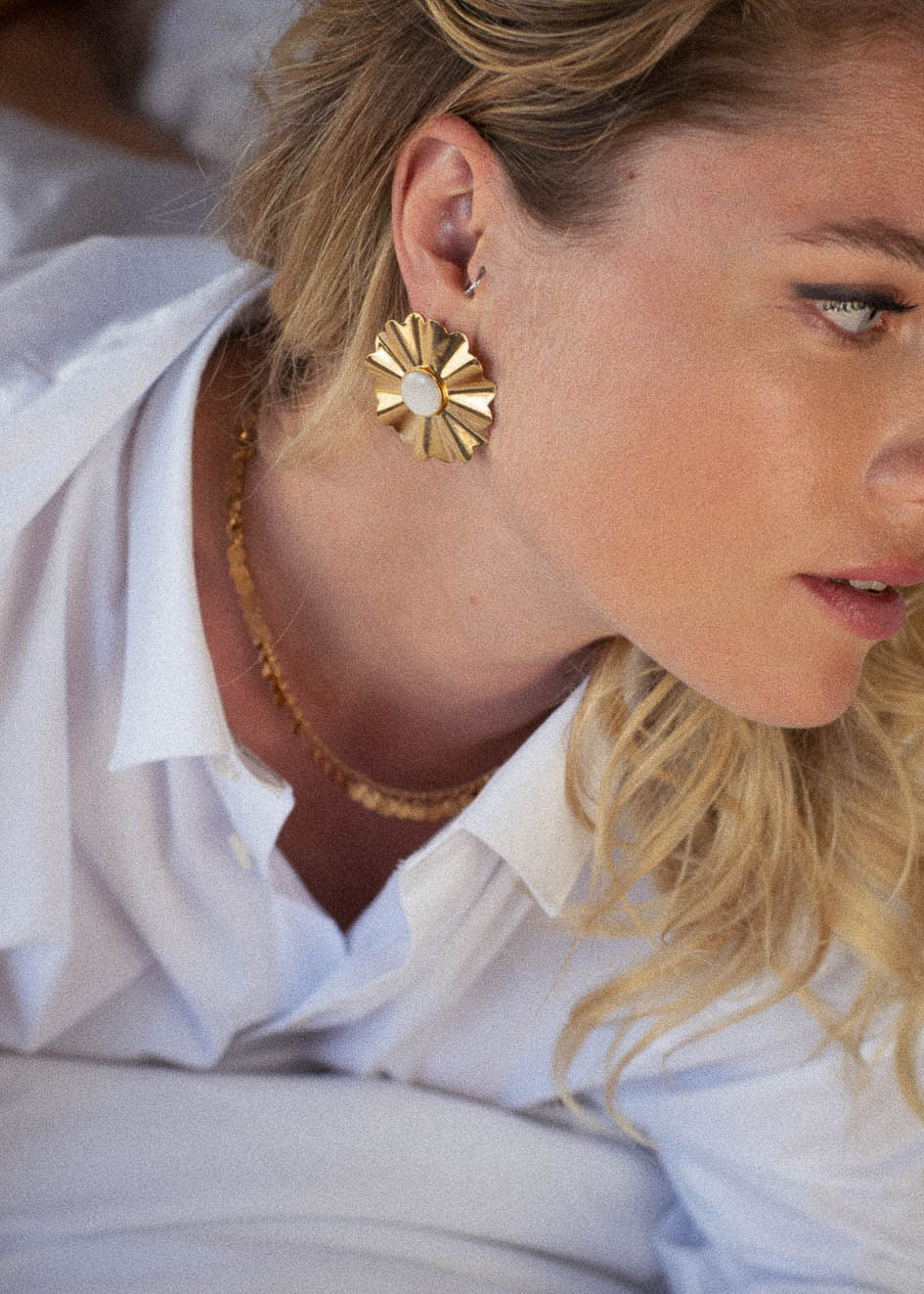 -Boucles d'oreilles Justine- NACRE- Indira de paris